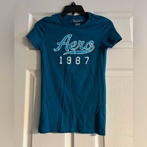 Aeropostale short sleeve shirt is a junior size Medium.